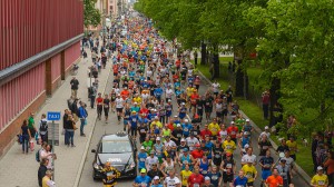 1024px-Stockholm_Marathon_2013_09